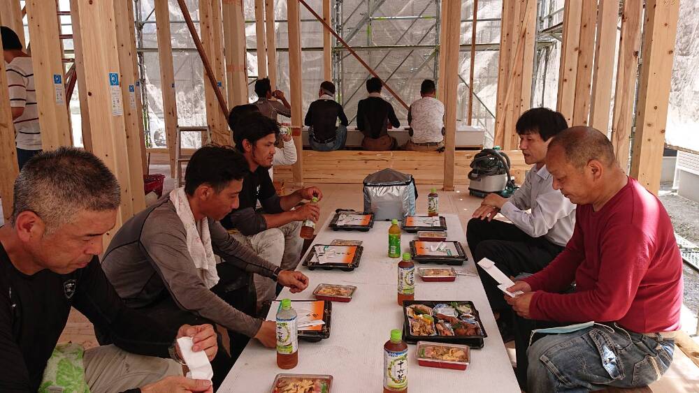 上棟昼食